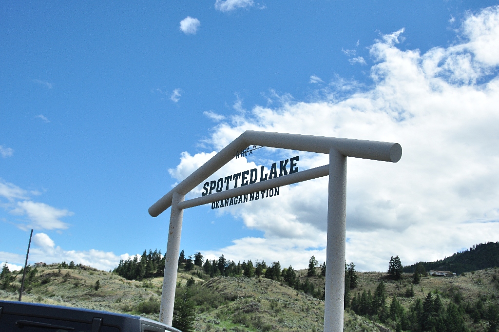 spotted lake2.jpg